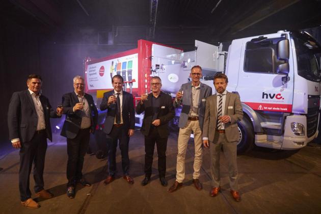 VDL presents first electric vehicles for waste collection 